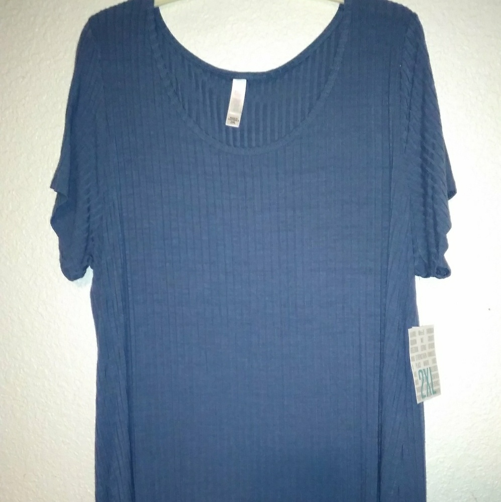 BNWT Lularoe Classic tee XXL